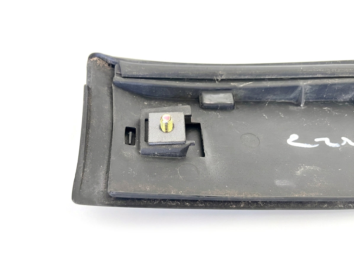 Z3 Coupe - Rear Spoiler Retaining Clips