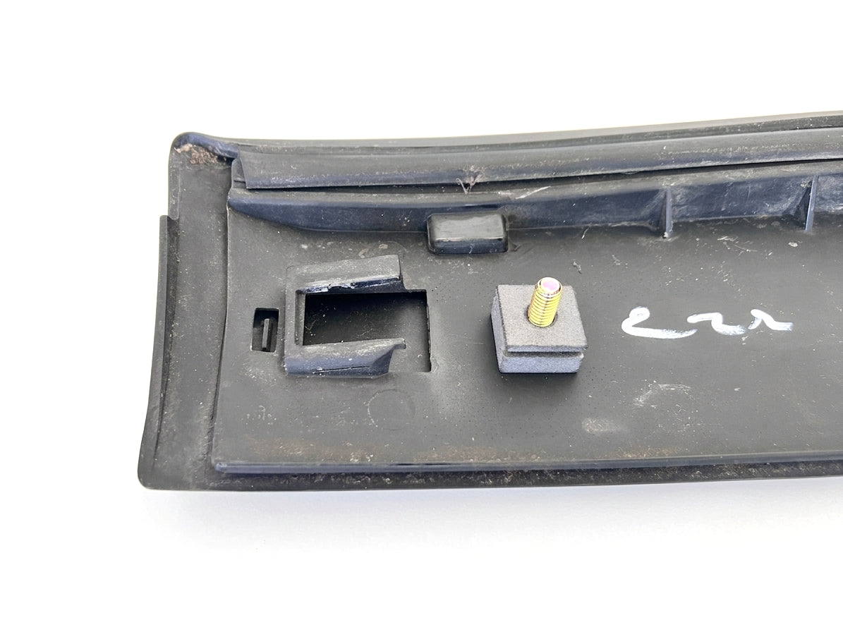 Z3 Coupe - Rear Spoiler Retaining Clips